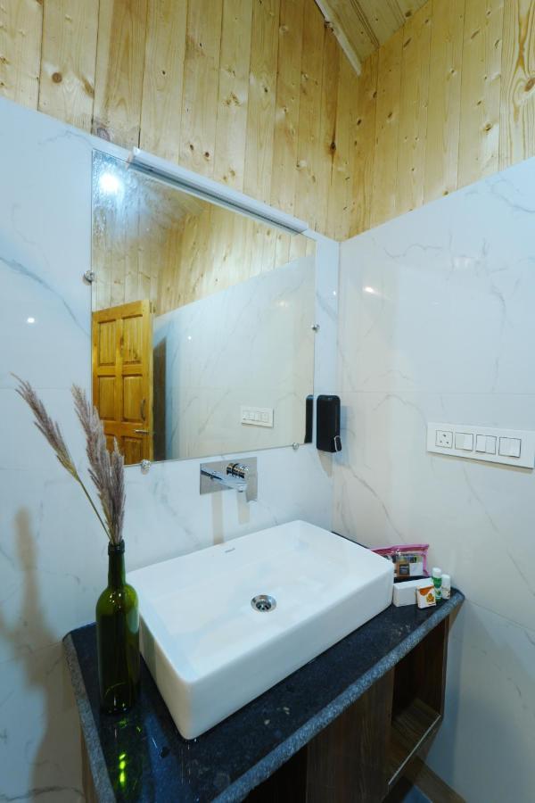 Tree House Latos Tandi Hotel Jibhi ภายนอก รูปภาพ